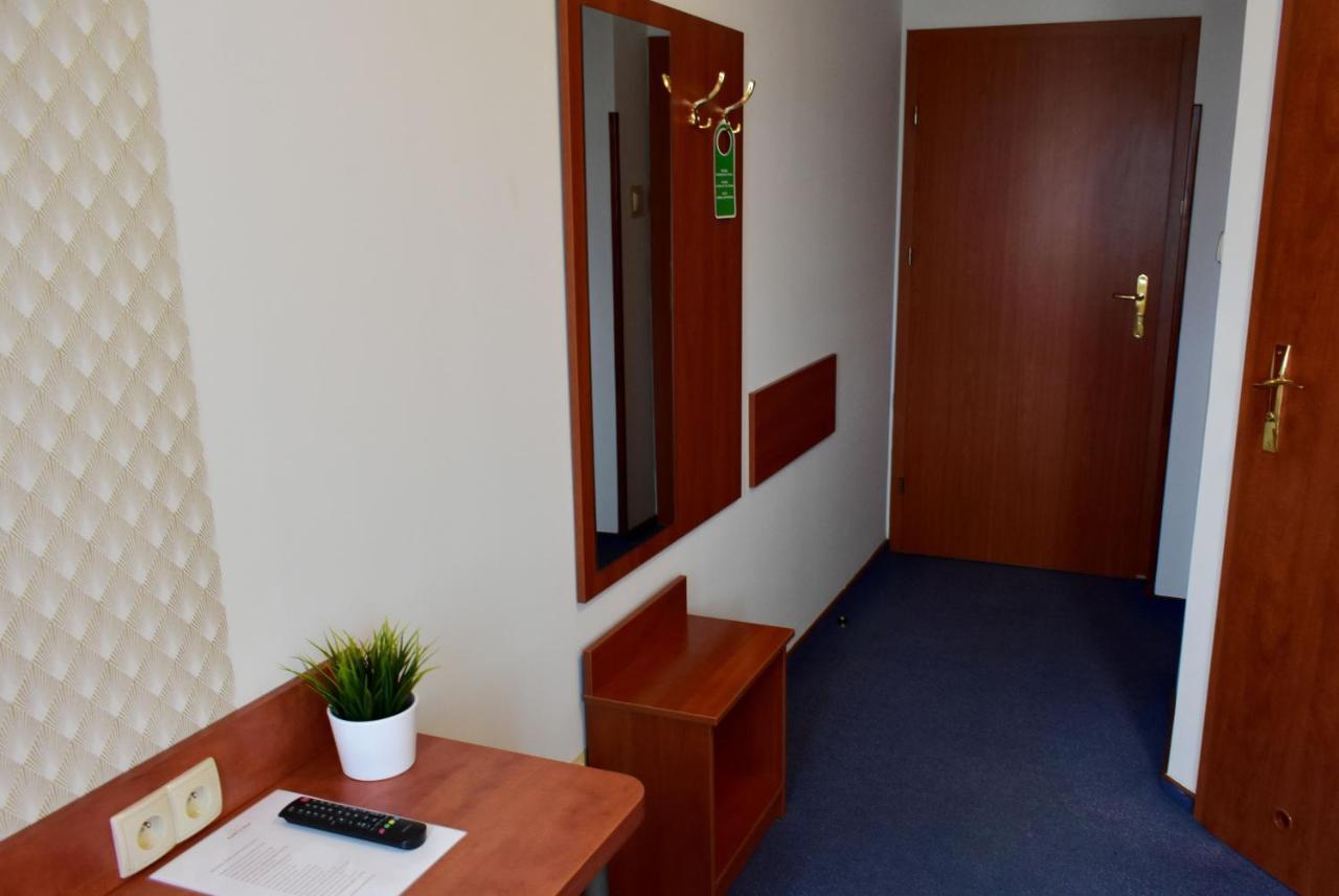 Hotel Zlote Deby Varsó Kültér fotó