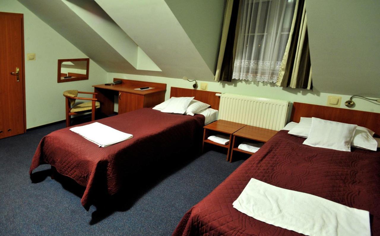 Hotel Zlote Deby Varsó Kültér fotó