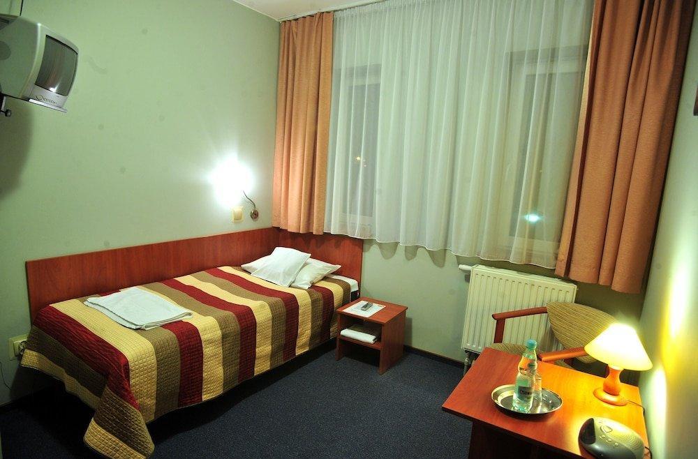Hotel Zlote Deby Varsó Kültér fotó