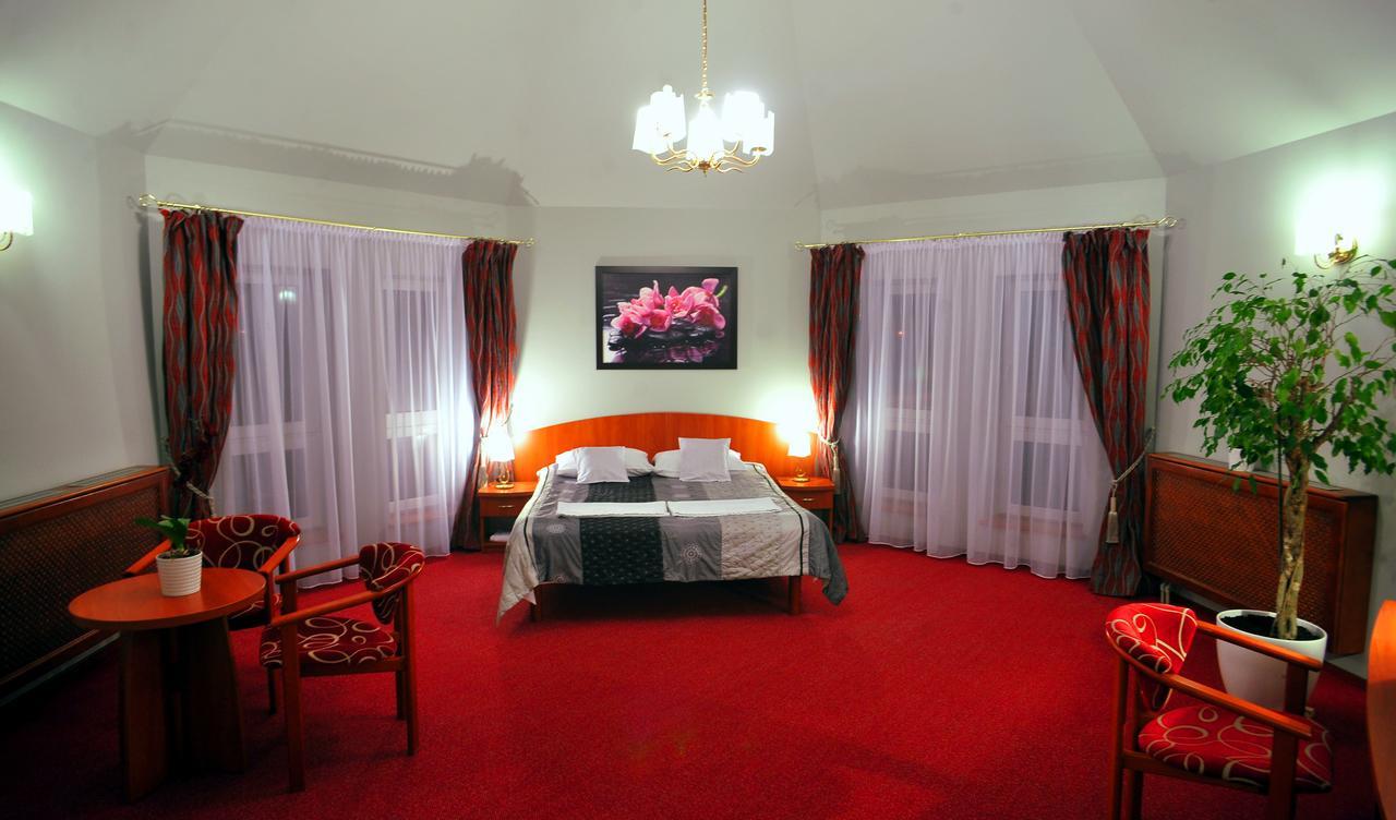 Hotel Zlote Deby Varsó Kültér fotó