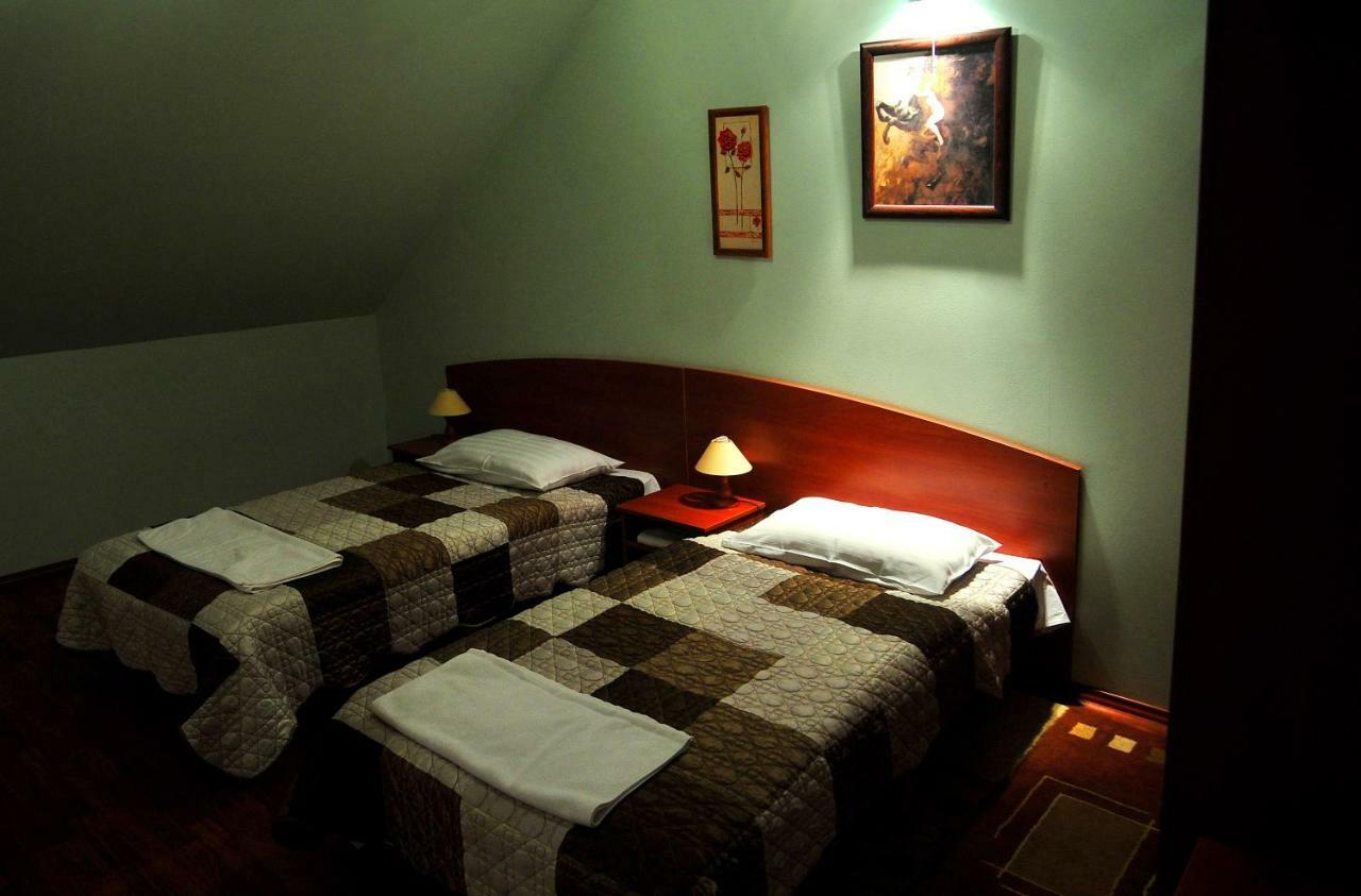 Hotel Zlote Deby Varsó Kültér fotó