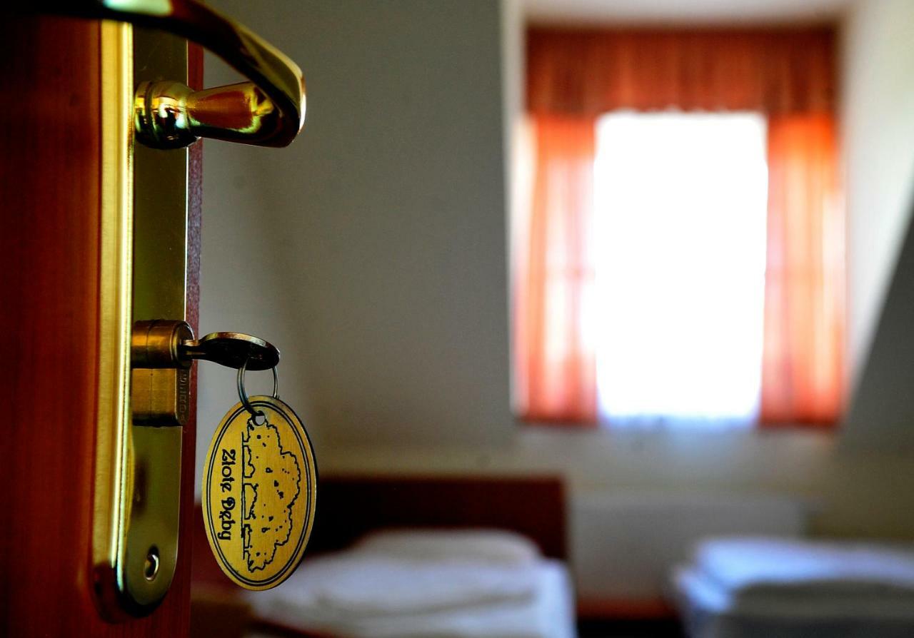 Hotel Zlote Deby Varsó Kültér fotó