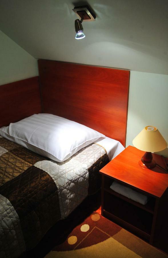 Hotel Zlote Deby Varsó Kültér fotó